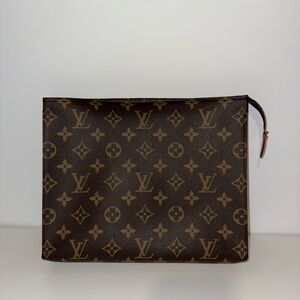 Louis Vuitton Men's Toiletry Bag in Brown Monogram